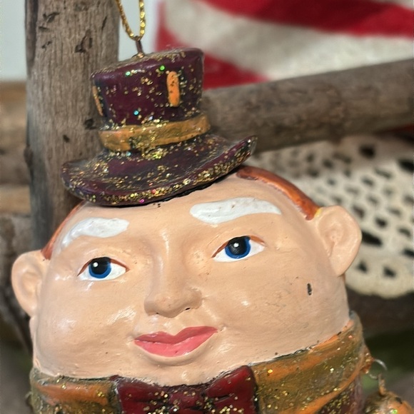 HUMPTY DUMPTEY JOINTED GLITTERY CHRISTMAS ORNAMENT - Picture 4 of 11
